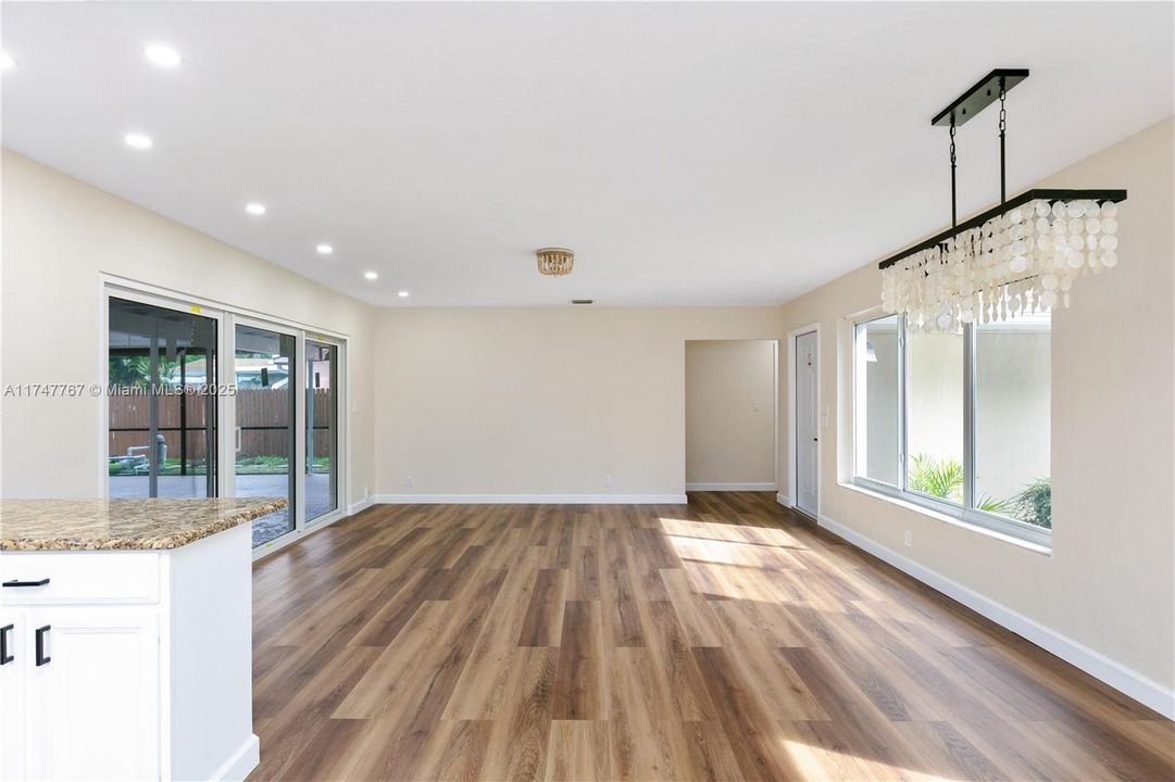 For Rent: $4,250 (2 beds, 2 baths, 1110 Square Feet)