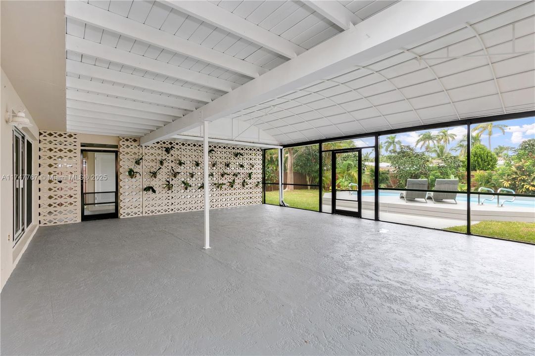 For Rent: $4,250 (2 beds, 2 baths, 1110 Square Feet)