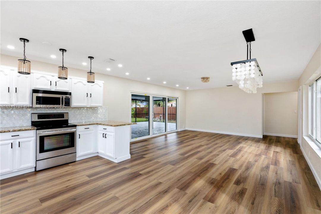 For Rent: $4,250 (2 beds, 2 baths, 1110 Square Feet)