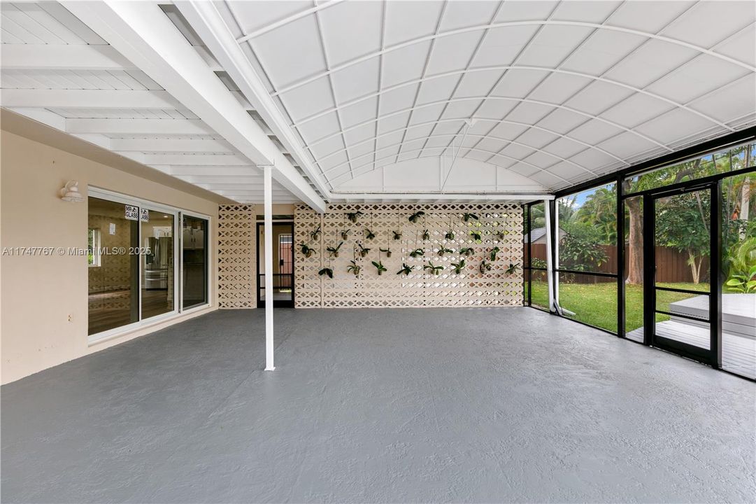 For Rent: $4,250 (2 beds, 2 baths, 1110 Square Feet)