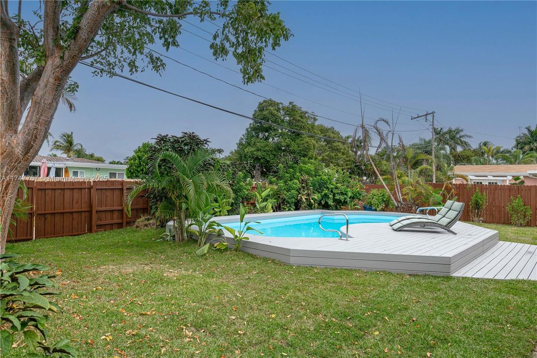 For Rent: $4,250 (2 beds, 2 baths, 1110 Square Feet)