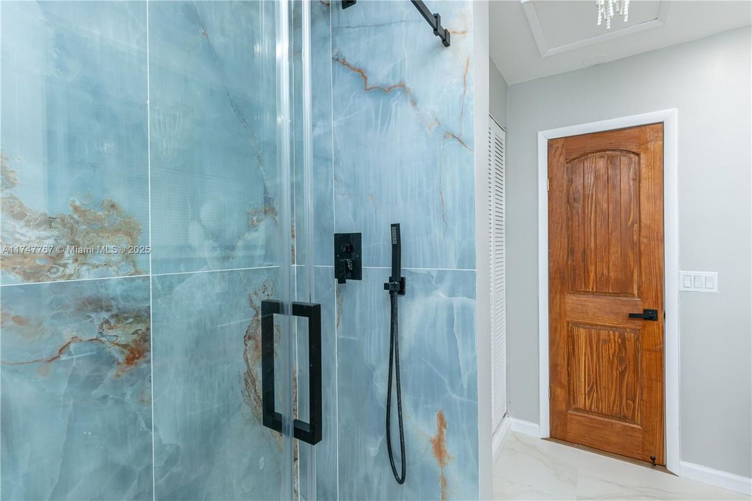 For Rent: $4,250 (2 beds, 2 baths, 1110 Square Feet)