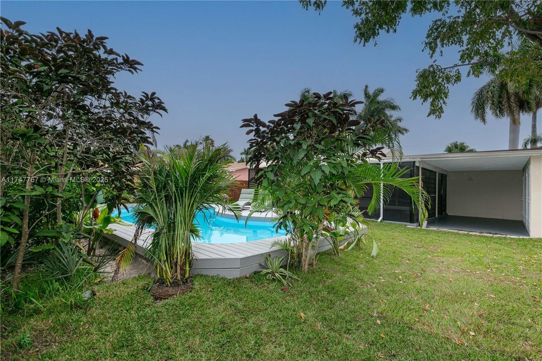 For Rent: $4,250 (2 beds, 2 baths, 1110 Square Feet)