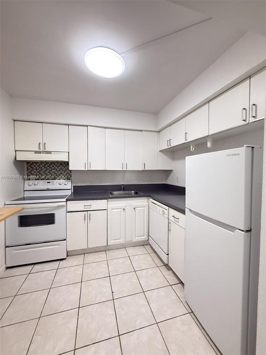 Vendido Recientemente: $182,500 (1 camas, 1 baños, 640 Pies cuadrados)