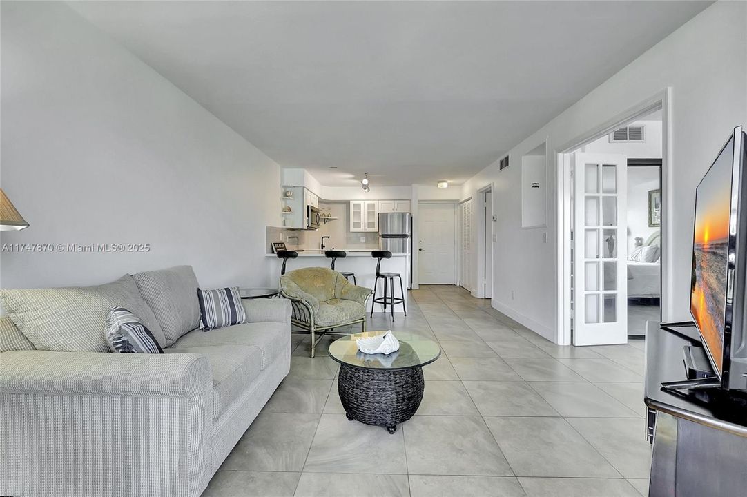 Недавно продано: $200,000 (1 спален, 1 ванн, 678 Квадратных фут)