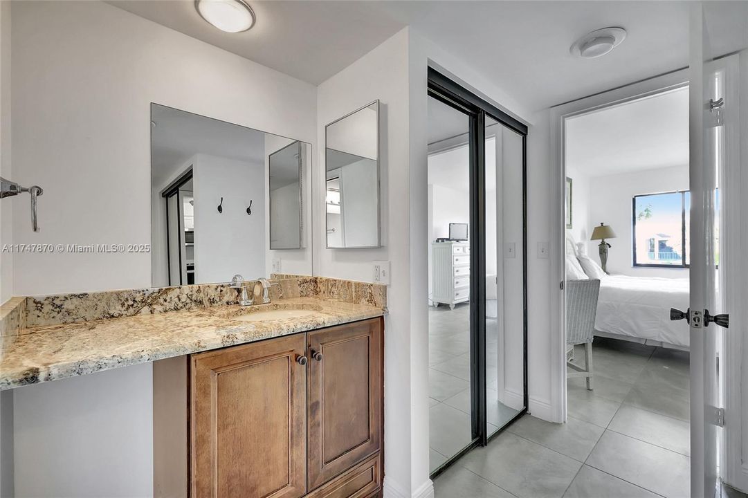 Недавно продано: $200,000 (1 спален, 1 ванн, 678 Квадратных фут)