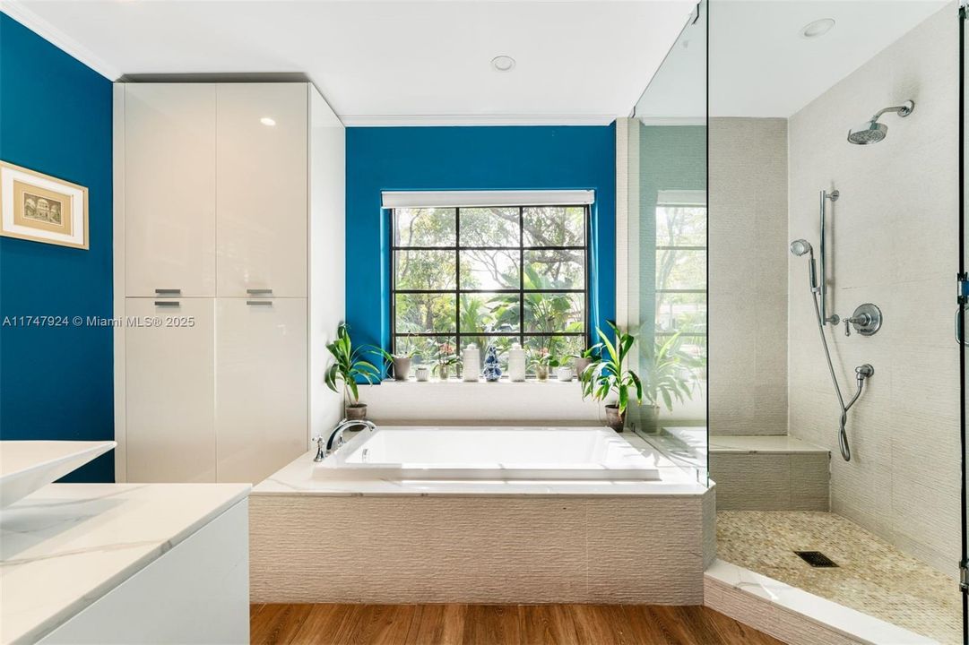 最近售出: $1,250,000 (2 贝兹, 2 浴室, 1535 平方英尺)