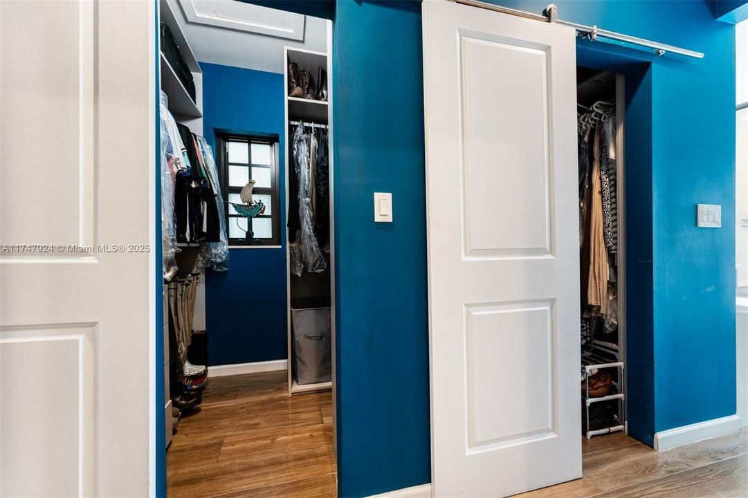 最近售出: $1,250,000 (2 贝兹, 2 浴室, 1535 平方英尺)