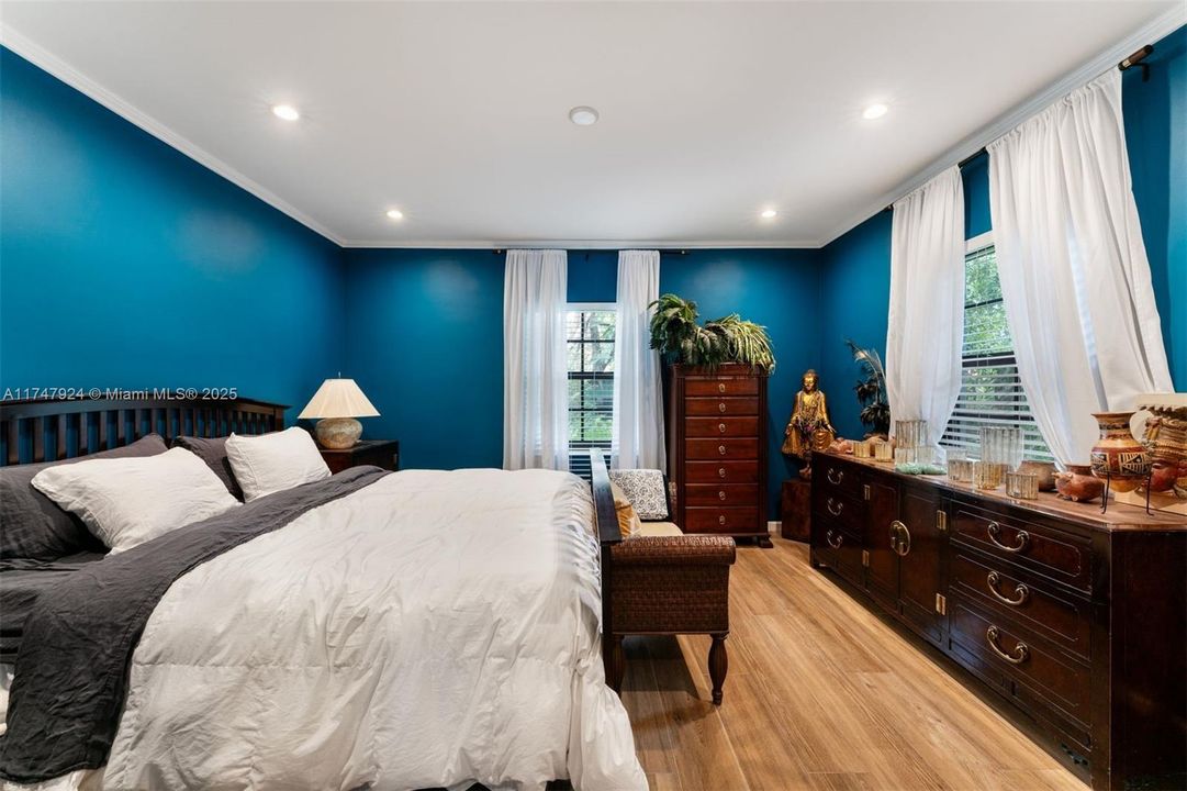 最近售出: $1,250,000 (2 贝兹, 2 浴室, 1535 平方英尺)