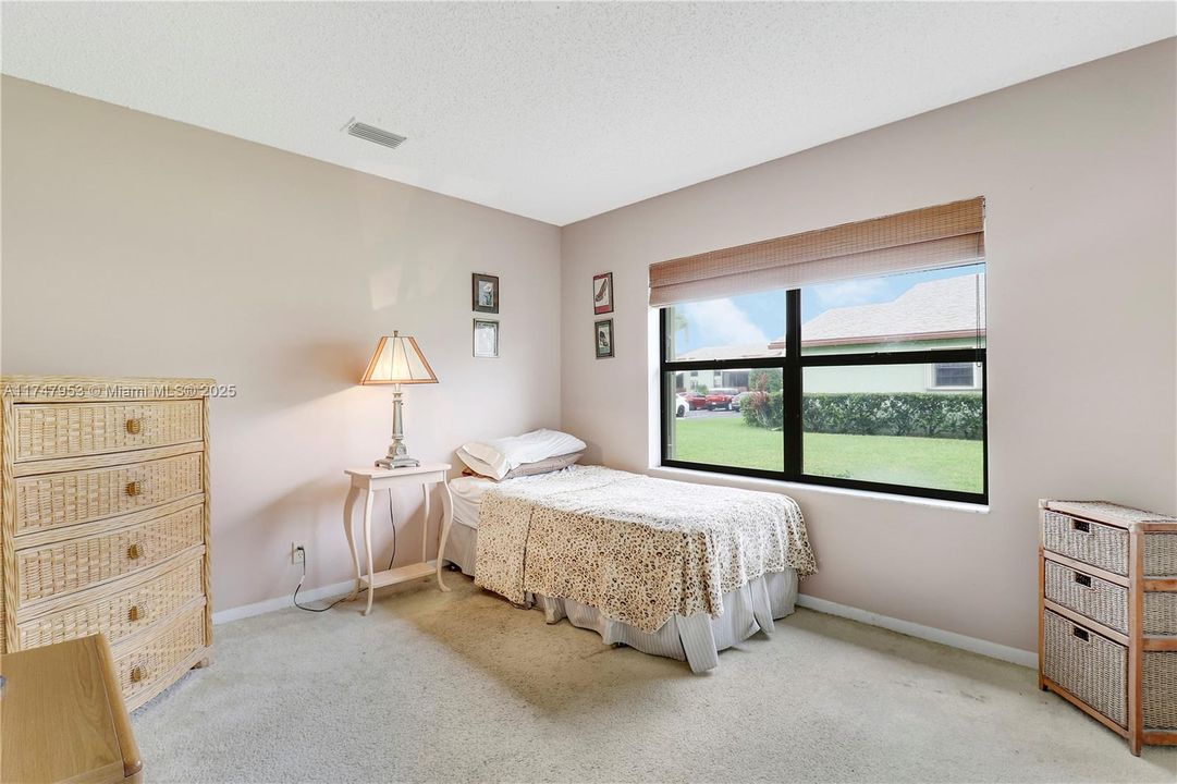 Недавно продано: $179,000 (2 спален, 2 ванн, 1396 Квадратных фут)