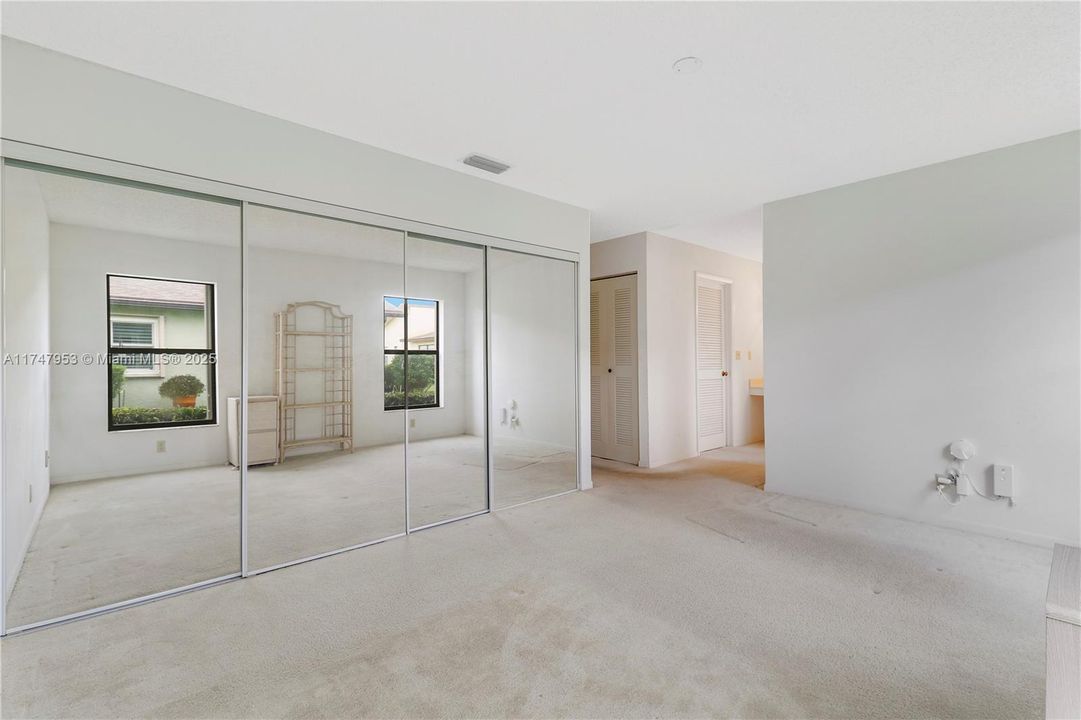 Недавно продано: $179,000 (2 спален, 2 ванн, 1396 Квадратных фут)