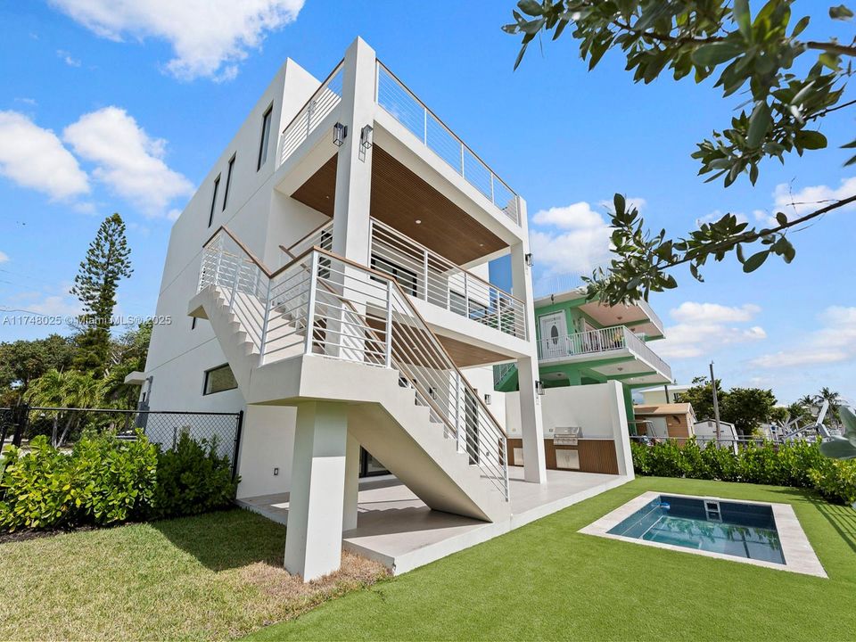En Venta: $2,998,000 (3 camas, 3 baños, 2938 Pies cuadrados)