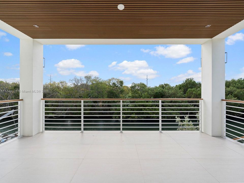 En Venta: $2,998,000 (3 camas, 3 baños, 2938 Pies cuadrados)