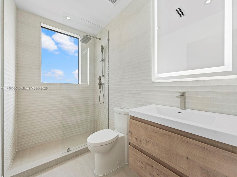 En Venta: $2,998,000 (3 camas, 3 baños, 2938 Pies cuadrados)