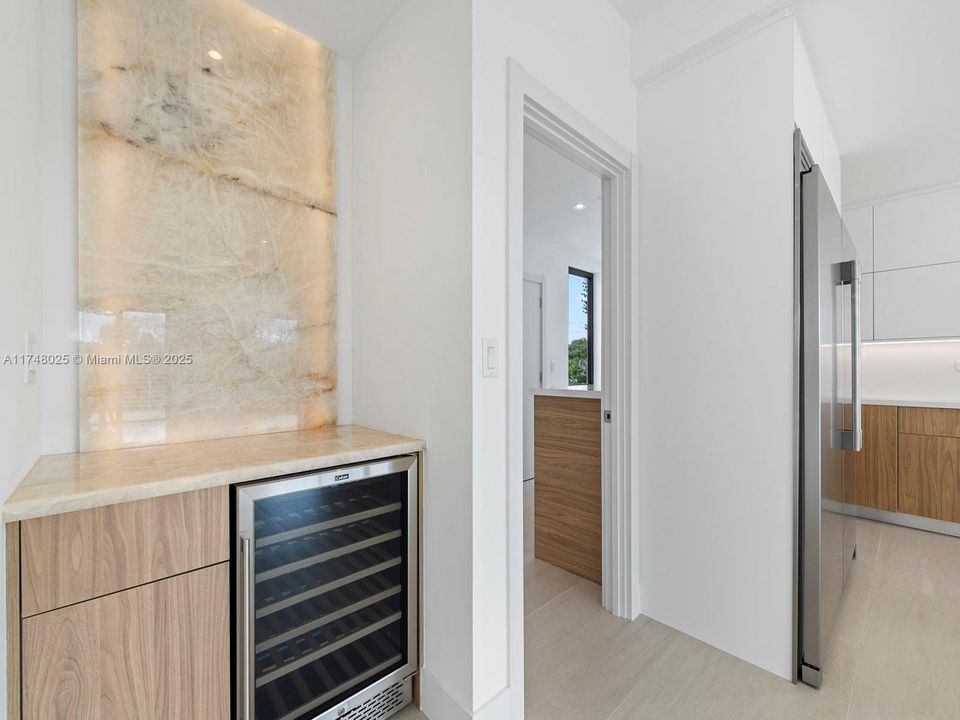 En Venta: $2,998,000 (3 camas, 3 baños, 2938 Pies cuadrados)