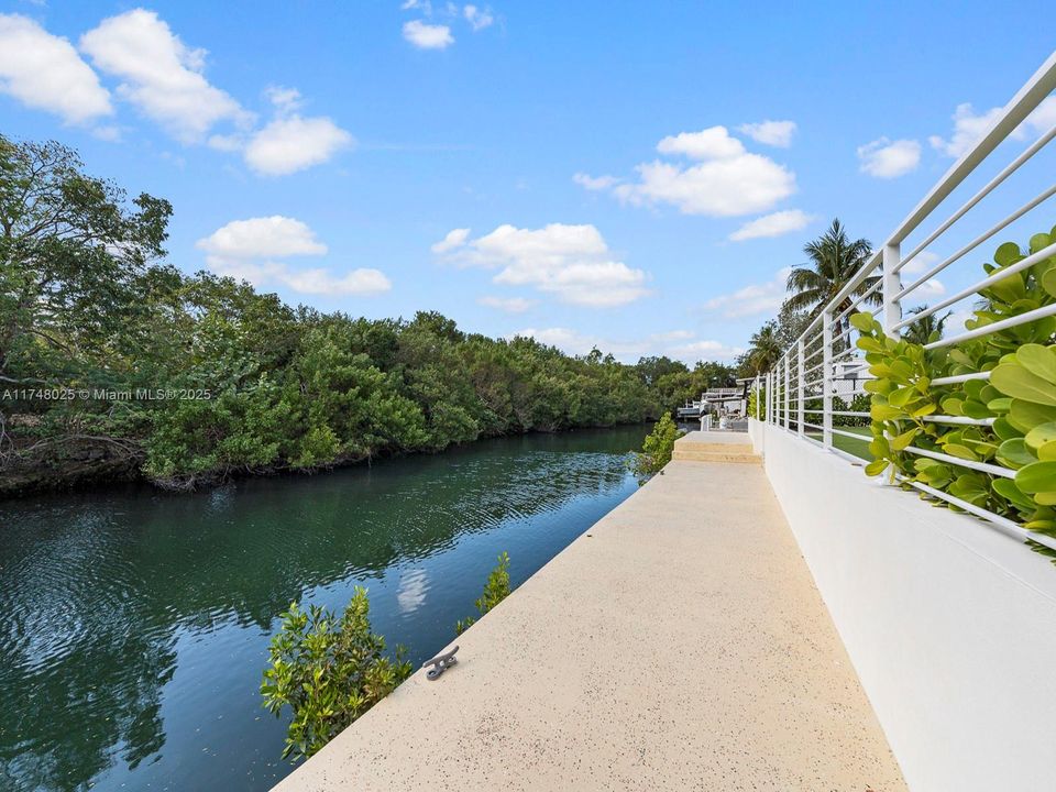 En Venta: $2,998,000 (3 camas, 3 baños, 2938 Pies cuadrados)