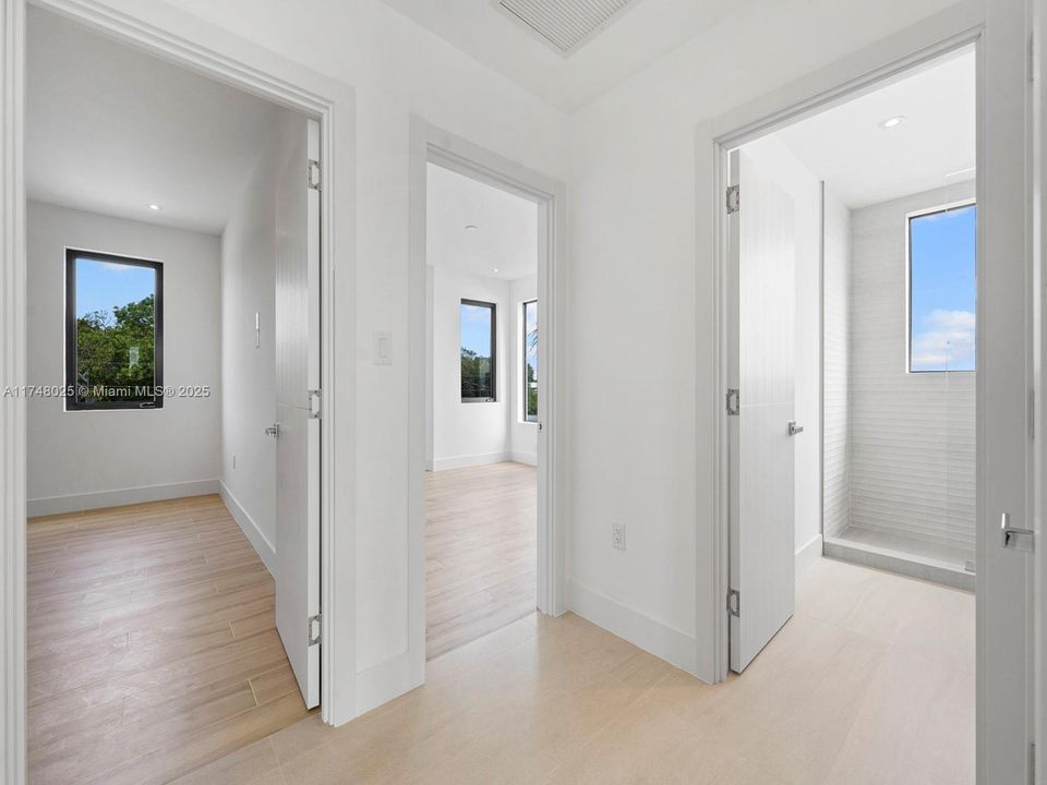 En Venta: $2,998,000 (3 camas, 3 baños, 2938 Pies cuadrados)