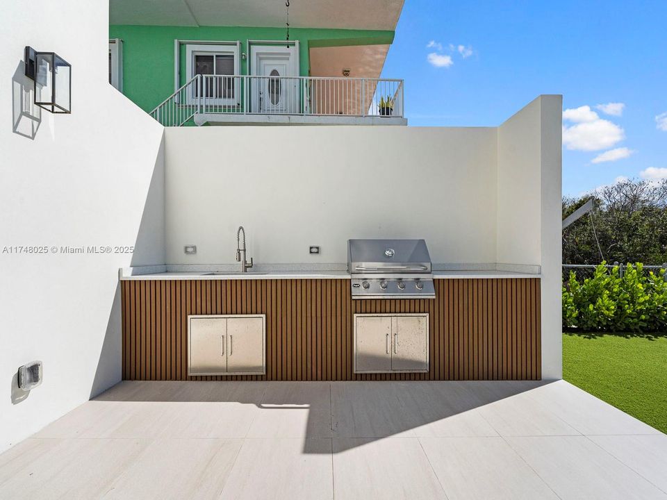 En Venta: $2,998,000 (3 camas, 3 baños, 2938 Pies cuadrados)