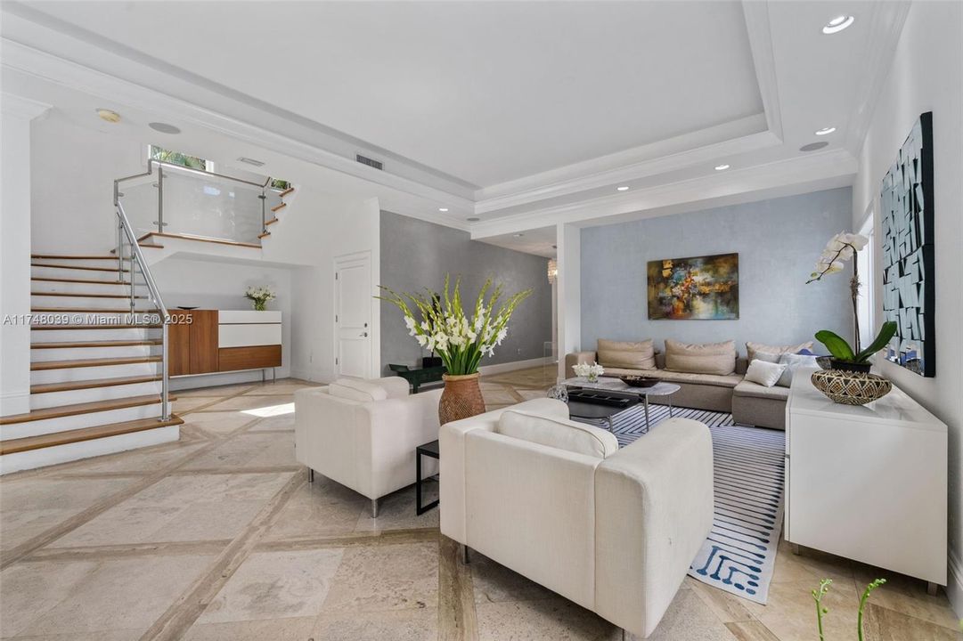 For Sale: $4,290,000 (5 beds, 7 baths, 4007 Square Feet)