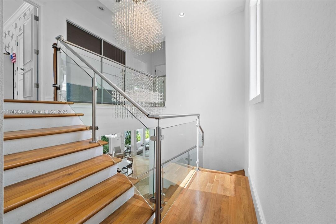 For Sale: $4,290,000 (5 beds, 7 baths, 4007 Square Feet)