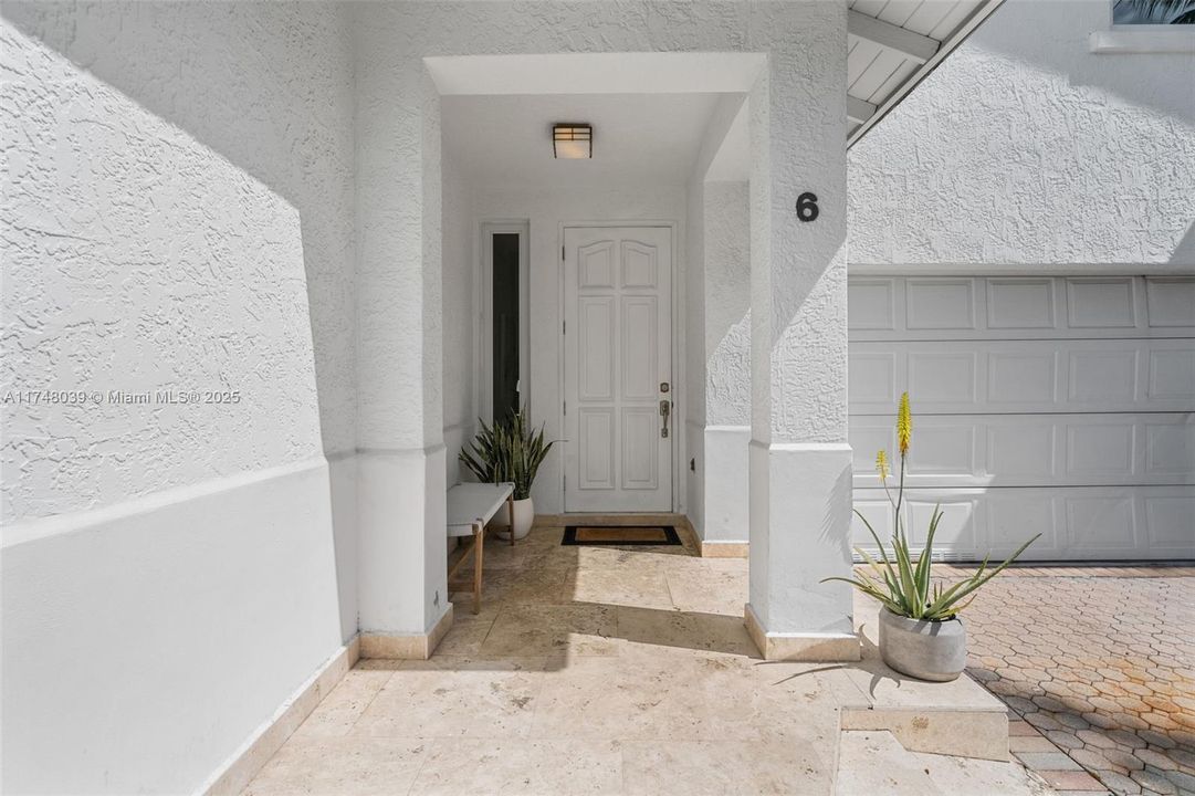 For Sale: $4,290,000 (5 beds, 7 baths, 4007 Square Feet)