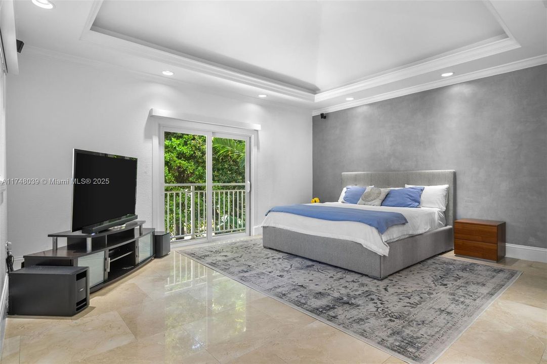 For Sale: $4,290,000 (5 beds, 7 baths, 4007 Square Feet)