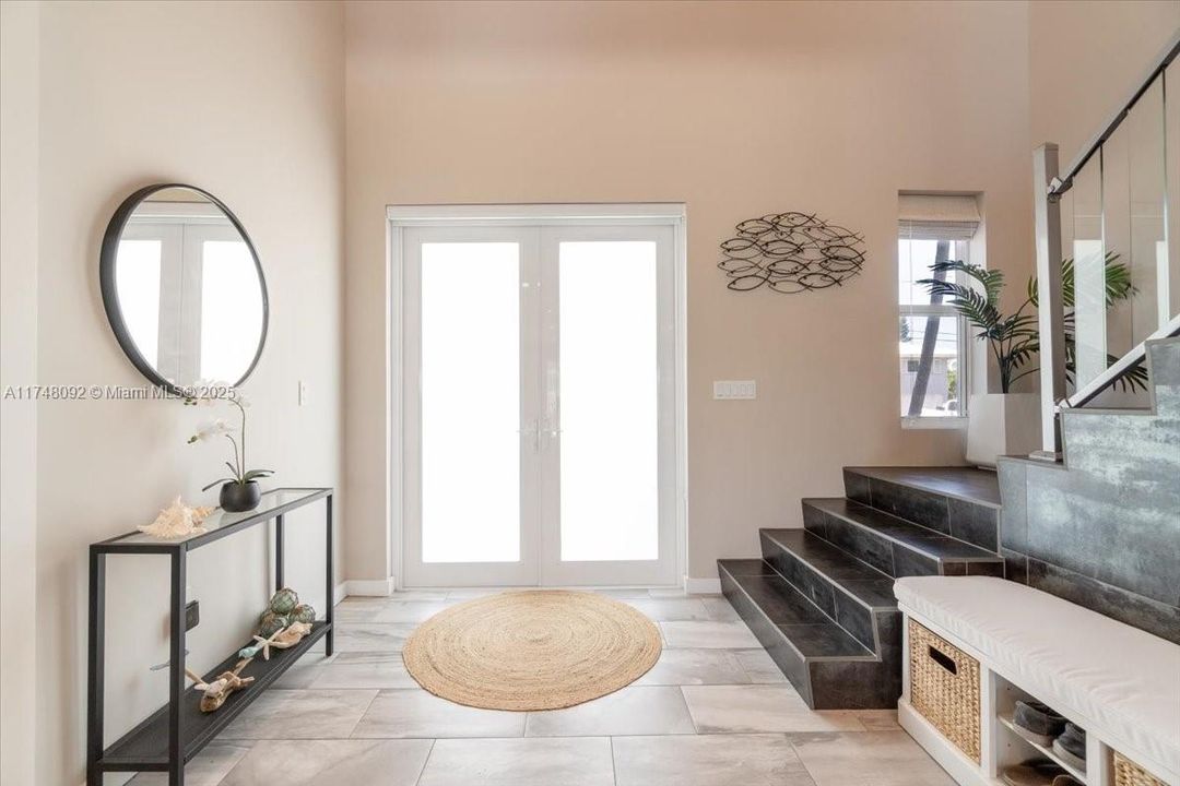 最近售出: $2,699,000 (5 贝兹, 4 浴室, 0 平方英尺)