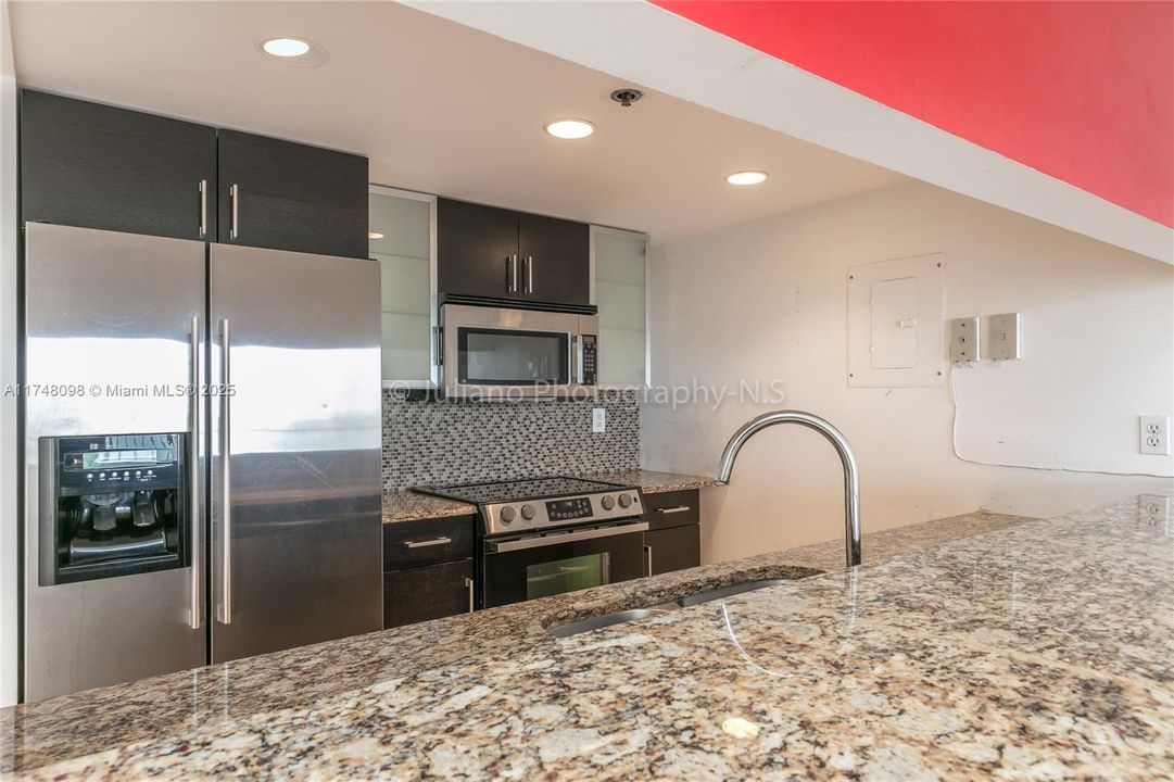 En Venta: $425,000 (2 camas, 2 baños, 1030 Pies cuadrados)