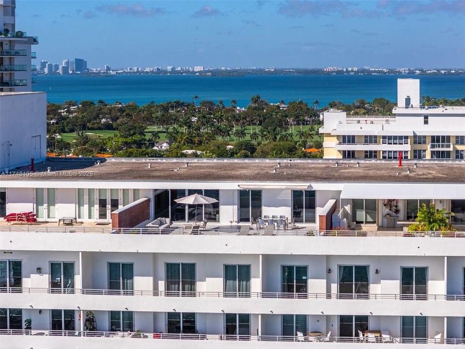 For Sale: $2,295,000 (3 beds, 2 baths, 1580 Square Feet)