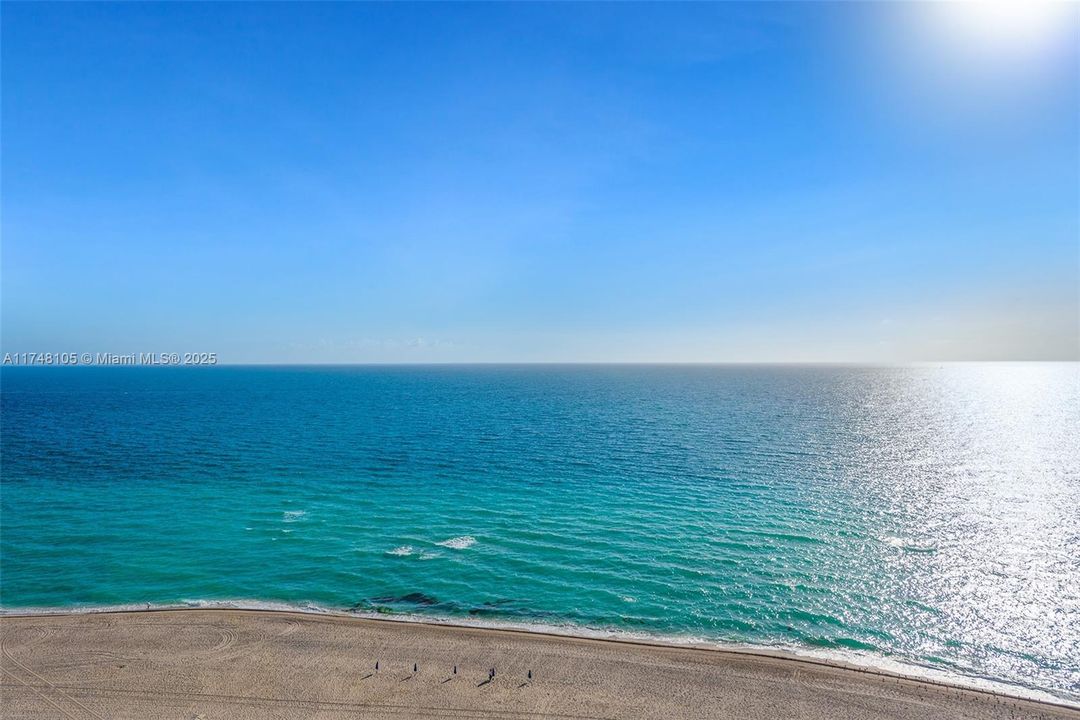 For Sale: $2,295,000 (3 beds, 2 baths, 1580 Square Feet)