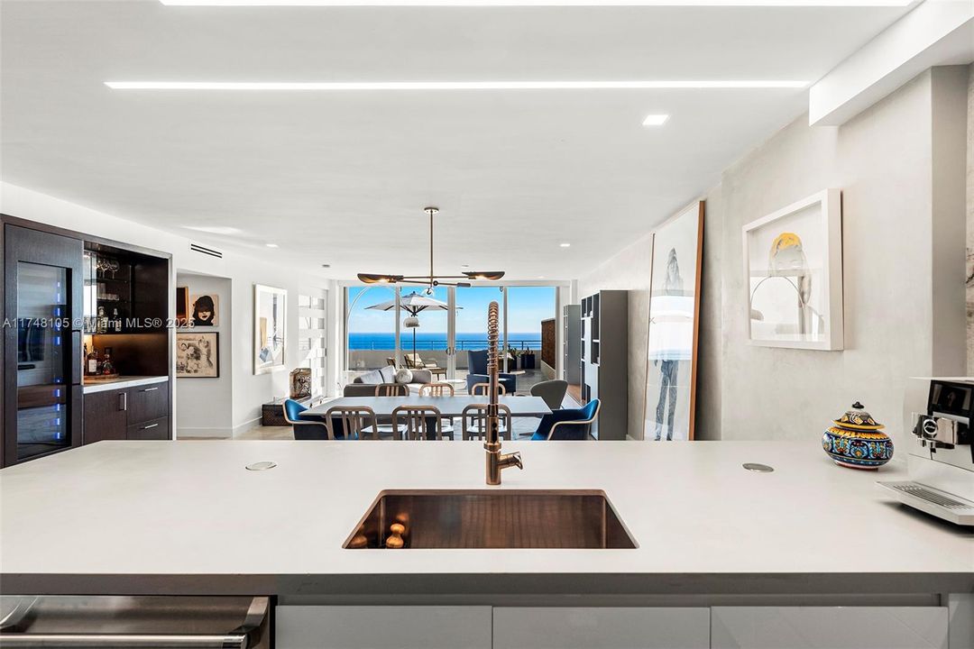 For Sale: $2,295,000 (3 beds, 2 baths, 1580 Square Feet)