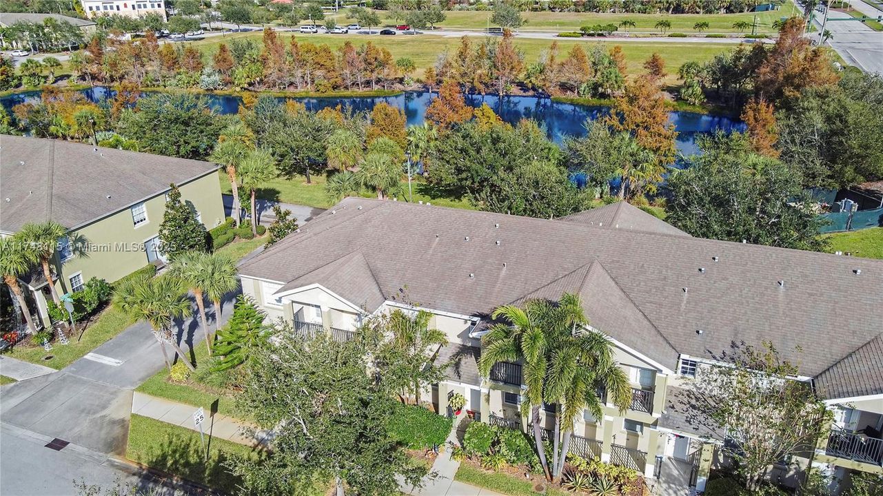 Vendido Recientemente: $269,000 (2 camas, 2 baños, 1350 Pies cuadrados)
