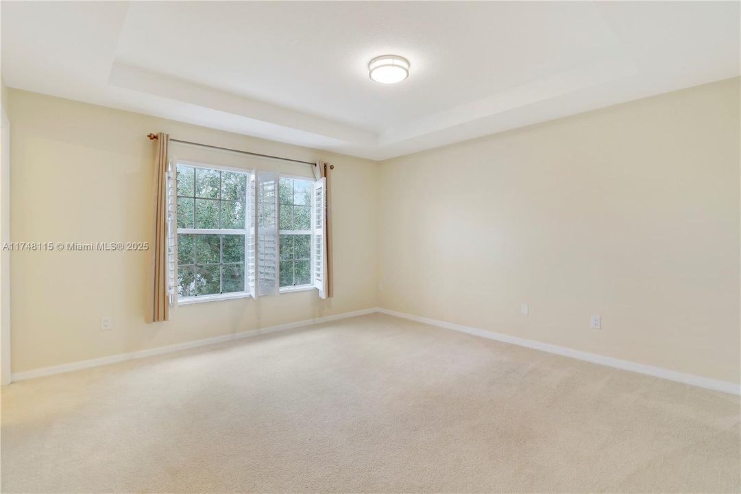 Vendido Recientemente: $269,000 (2 camas, 2 baños, 1350 Pies cuadrados)