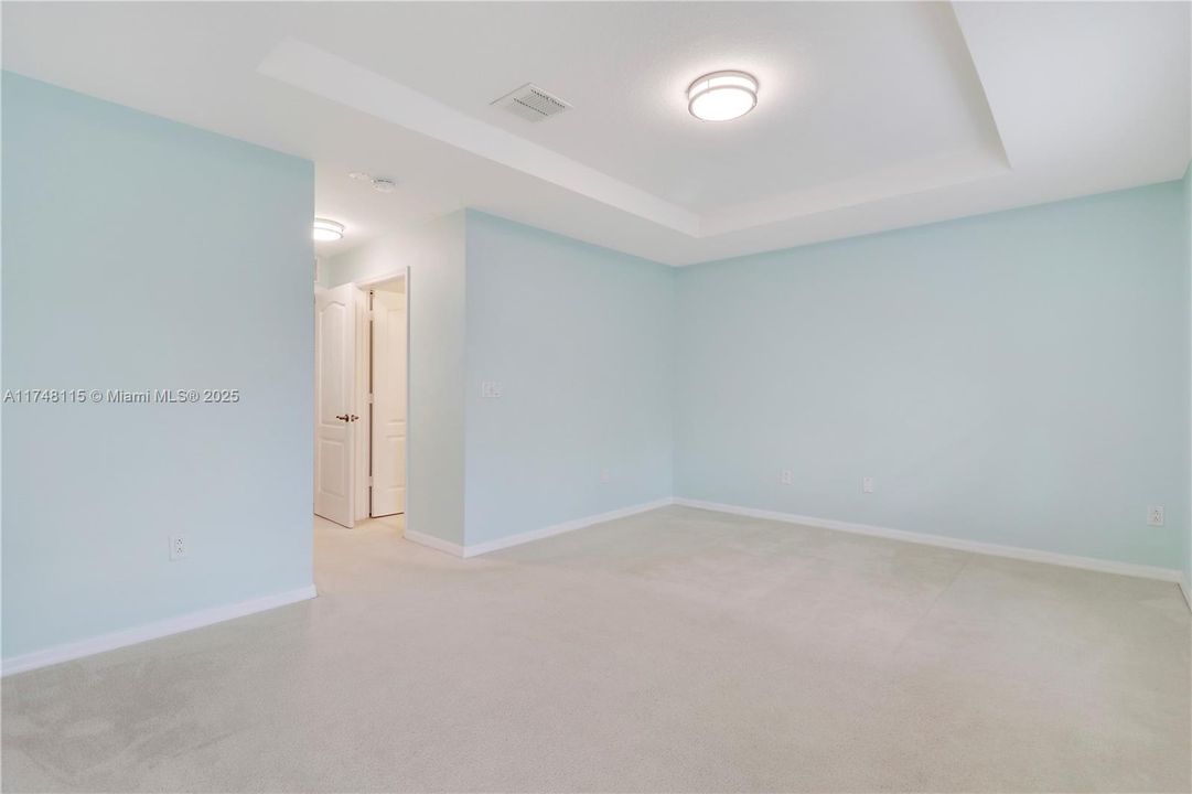 Vendido Recientemente: $269,000 (2 camas, 2 baños, 1350 Pies cuadrados)