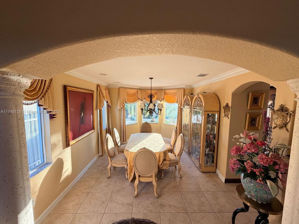 На продажу: $1,030,000 (4 спален, 3 ванн, 2426 Квадратных фут)