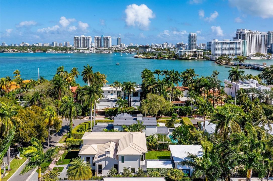 En Venta: $4,600,000 (4 camas, 3 baños, 3539 Pies cuadrados)