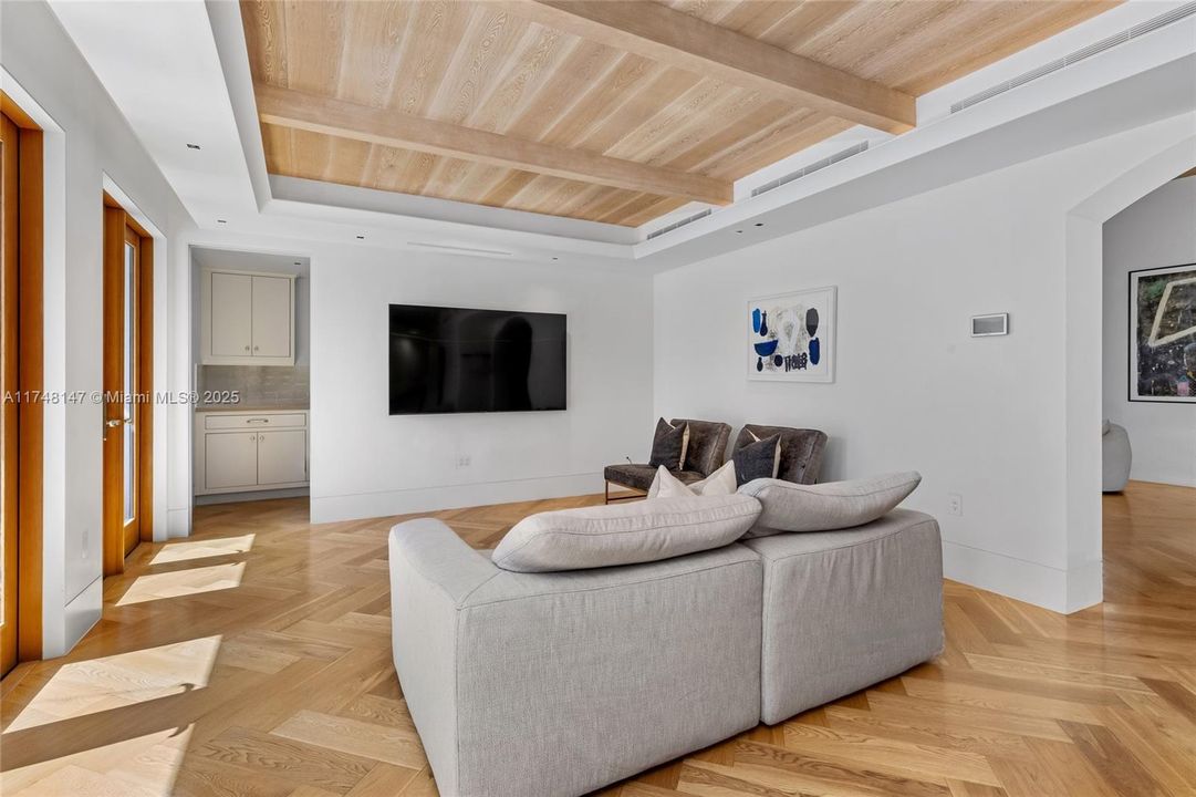 En Venta: $4,600,000 (4 camas, 3 baños, 3539 Pies cuadrados)