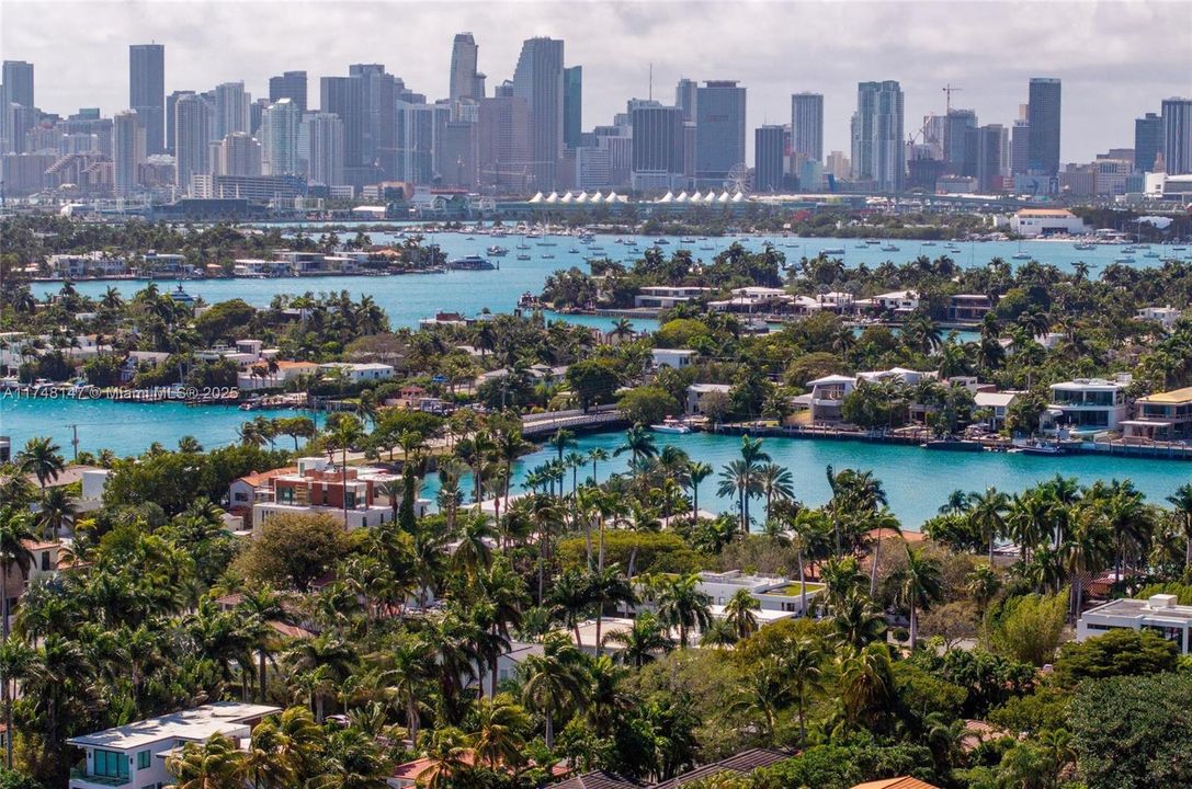 En Venta: $4,600,000 (4 camas, 3 baños, 3539 Pies cuadrados)