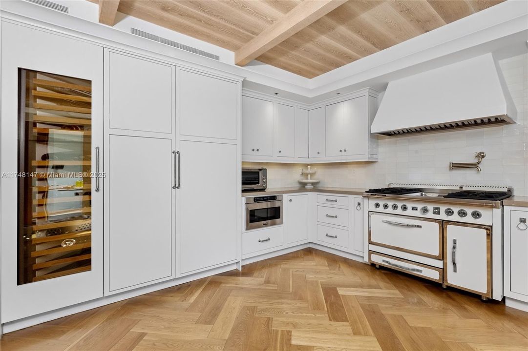 En Venta: $4,600,000 (4 camas, 3 baños, 3539 Pies cuadrados)