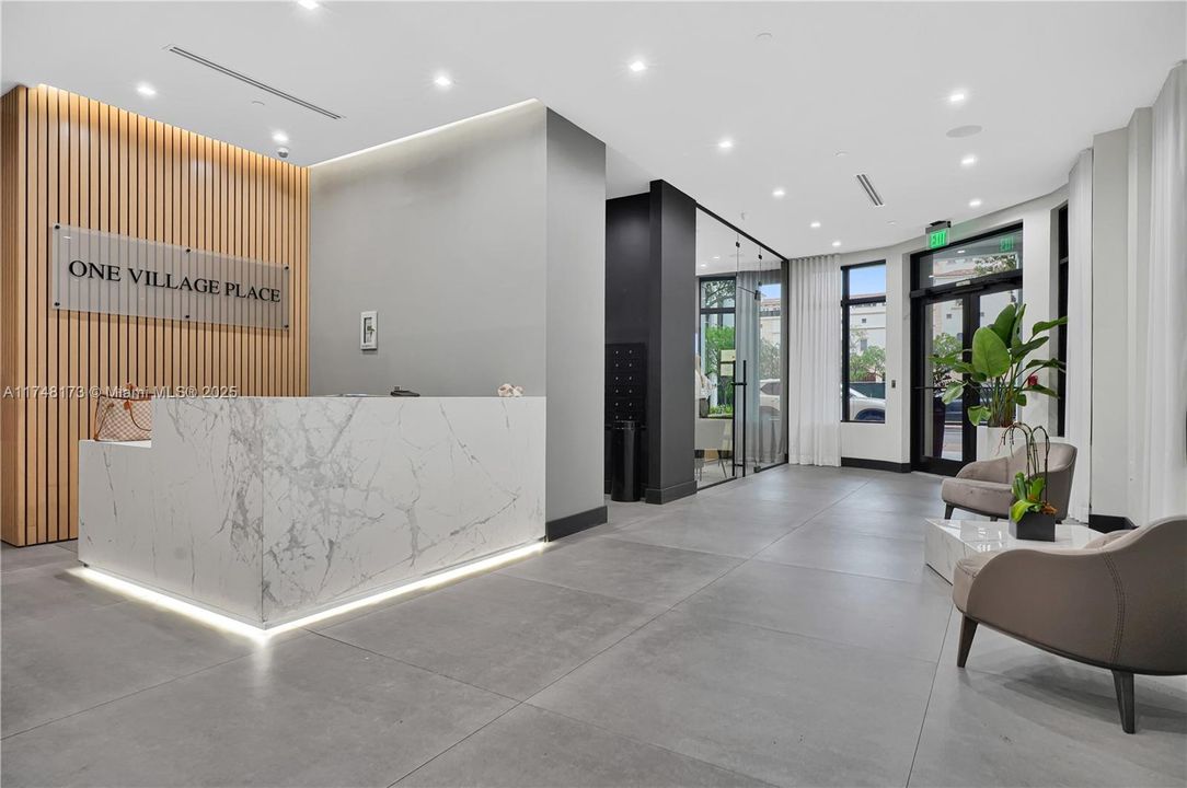 For Sale: $625,000 (2 beds, 2 baths, 970 Square Feet)