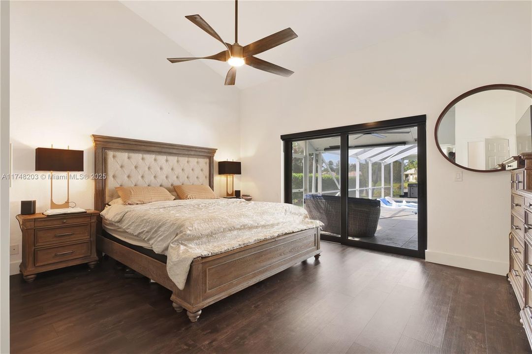 Недавно продано: $849,000 (4 спален, 2 ванн, 2439 Квадратных фут)