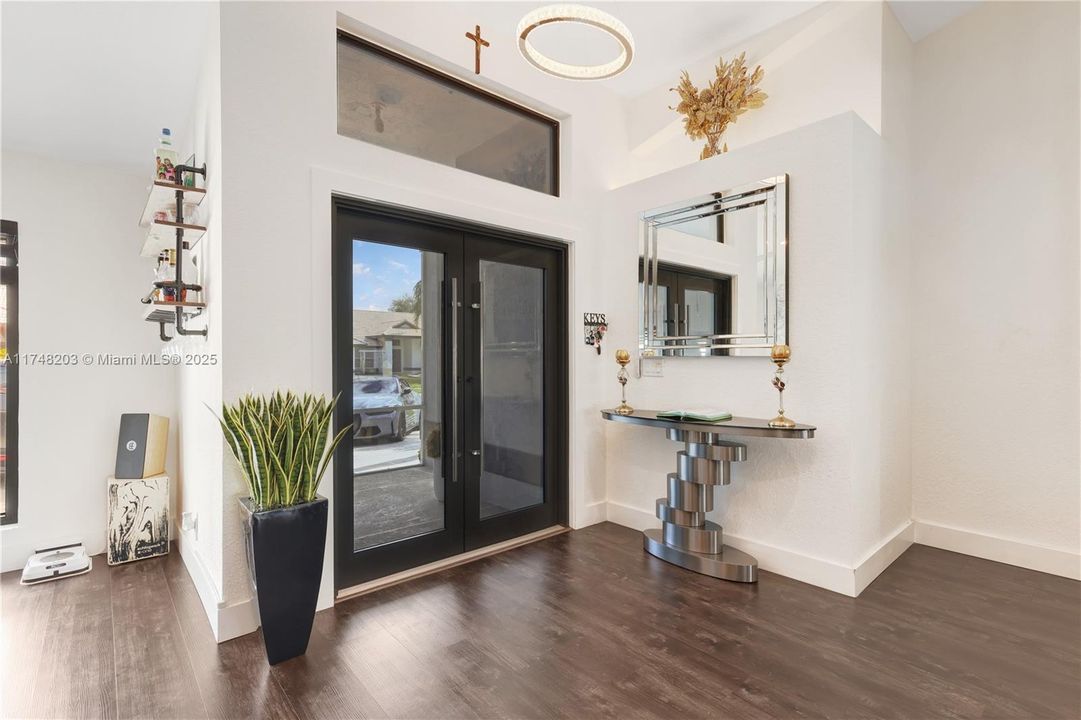 Недавно продано: $849,000 (4 спален, 2 ванн, 2439 Квадратных фут)