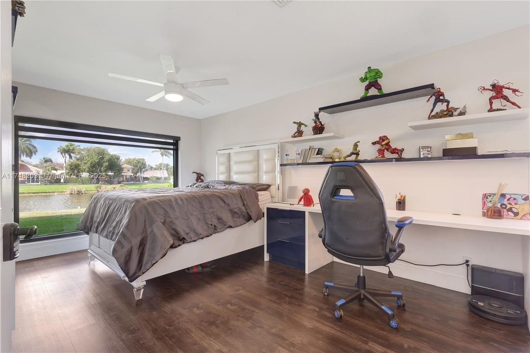 Недавно продано: $849,000 (4 спален, 2 ванн, 2439 Квадратных фут)