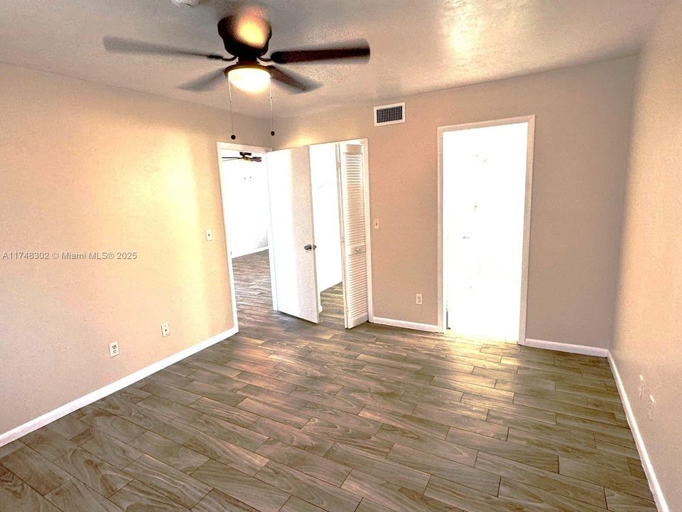 Recently Sold: $115,900 (2 beds, 2 baths, 882 Square Feet)