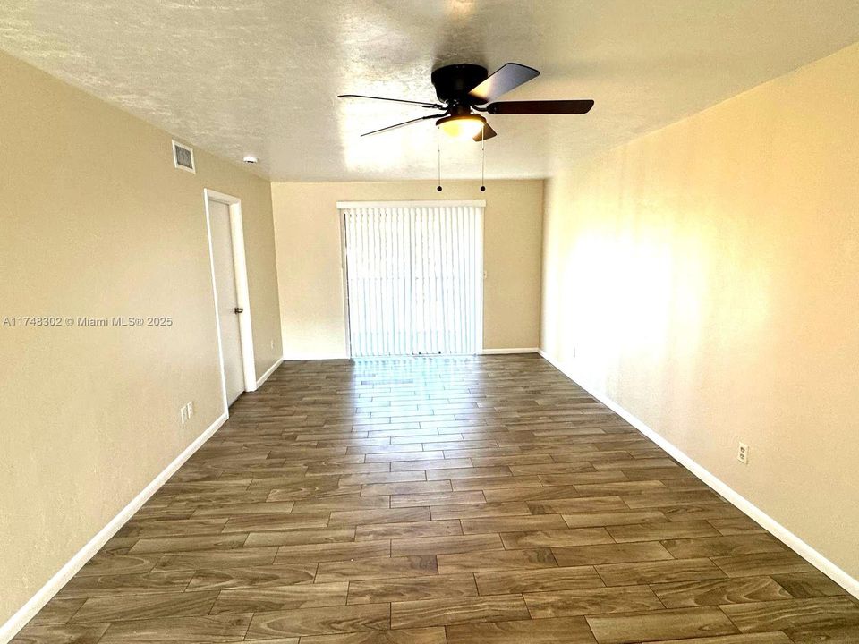 Recently Sold: $115,900 (2 beds, 2 baths, 882 Square Feet)