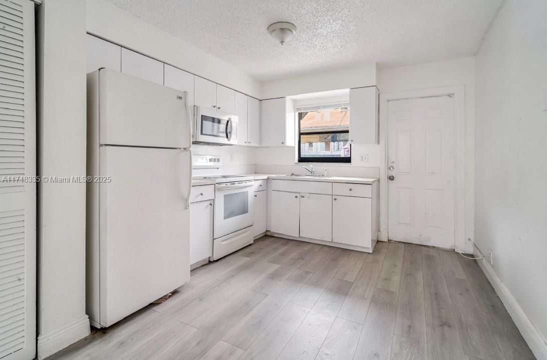 На продажу: $1,200,000 (0 спален, 0 ванн, 2342 Квадратных фут)