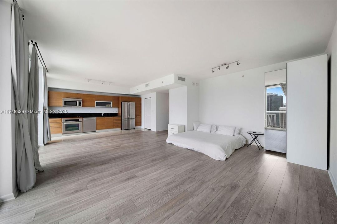 最近租的: $2,550 (0 贝兹, 1 浴室, 632 平方英尺)