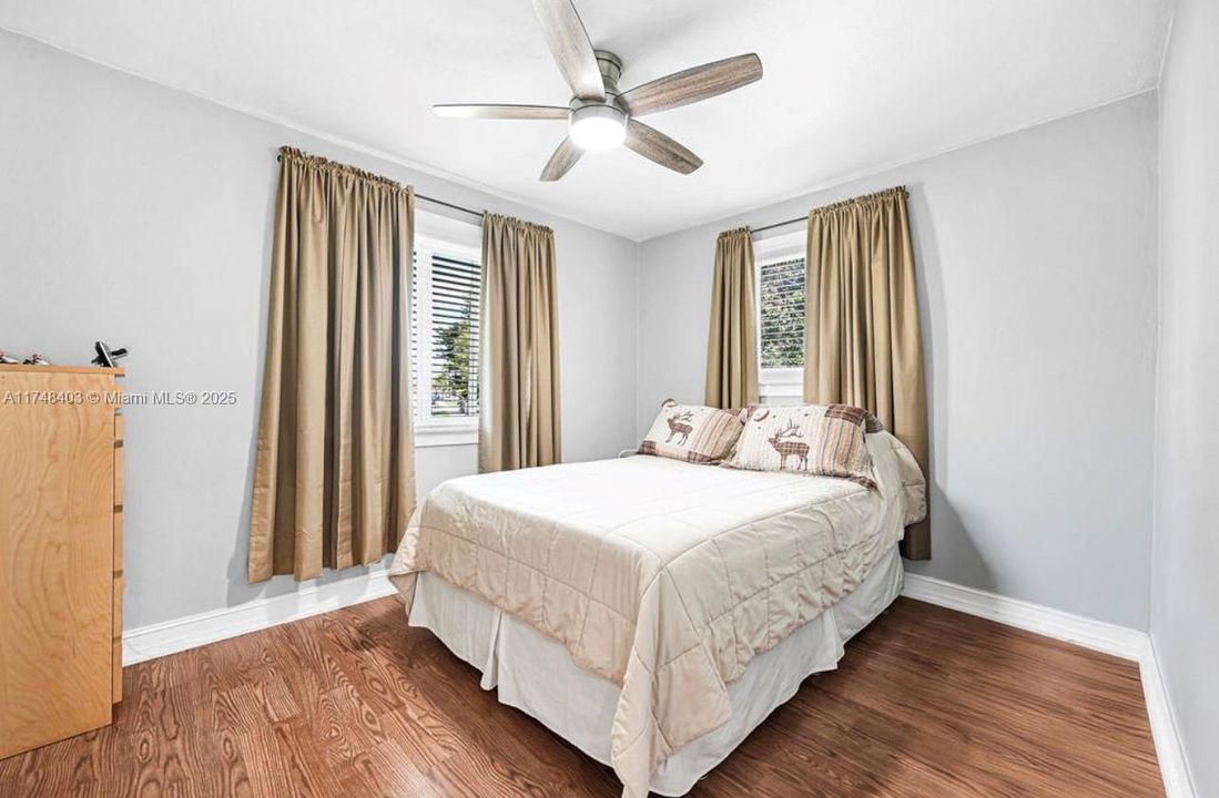 Недавно продано: $475,000 (3 спален, 2 ванн, 1306 Квадратных фут)