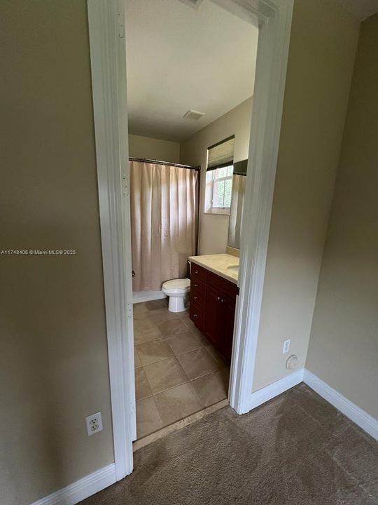 В аренду: $11,000 (5 спален, 4 ванн, 4339 Квадратных фут)