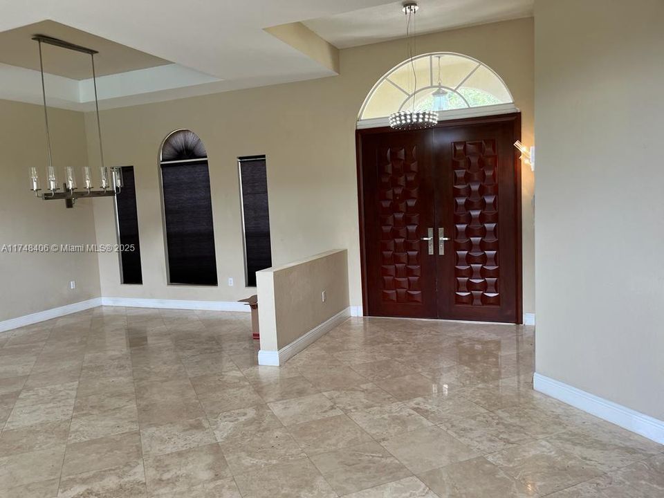 В аренду: $11,000 (5 спален, 4 ванн, 4339 Квадратных фут)